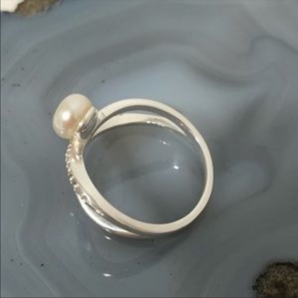 STERLING SILVER AND PEARL RING - Picture 3 of 7
